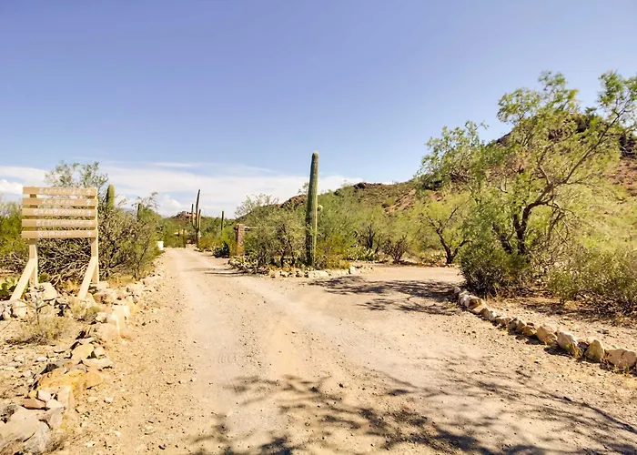 Mountain Views & Private Jacuzzi: Casita *