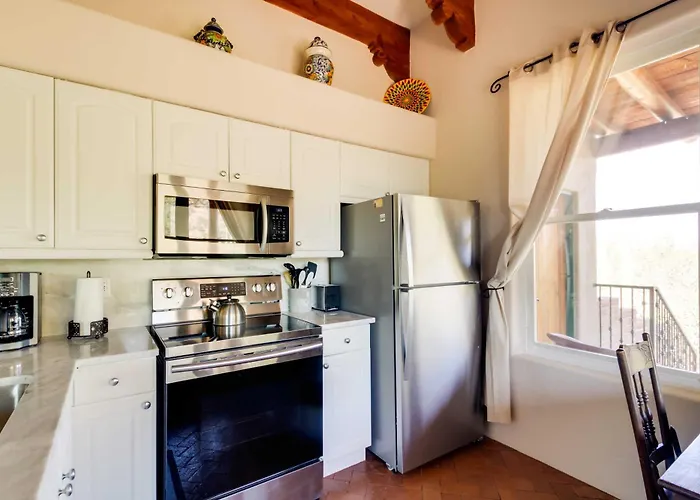 Mountain Views & Private Jacuzzi: Casita *